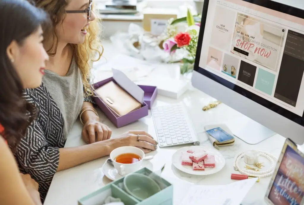 De Ultieme WooCommerce Plugin Lijst 1 Women Shopping Online Shopaholics Purchase Concept